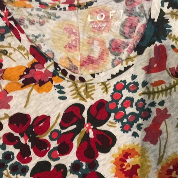 Loft tee shirts - Picture 2 of 5